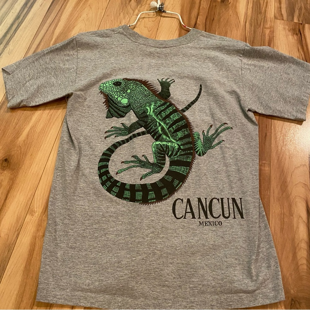 Cancun Mexico Green Iguana Graphic Tee